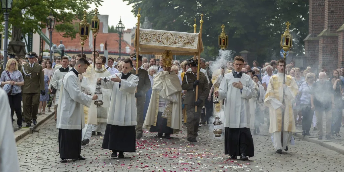 Procesje Bożego Ciała we Wrocławiu 2026: Trasa z Katedry na Ostrowie Tumskim