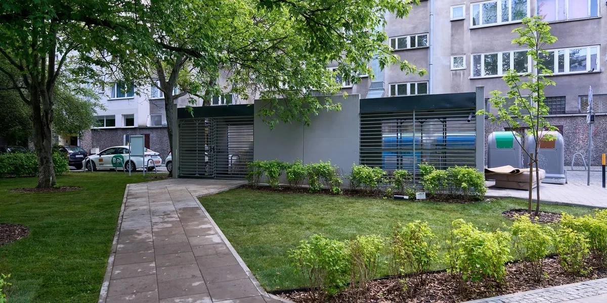 Wrocław: Wiatę śmietnikową przekształcono w zamykaną wiatę dla rowerów