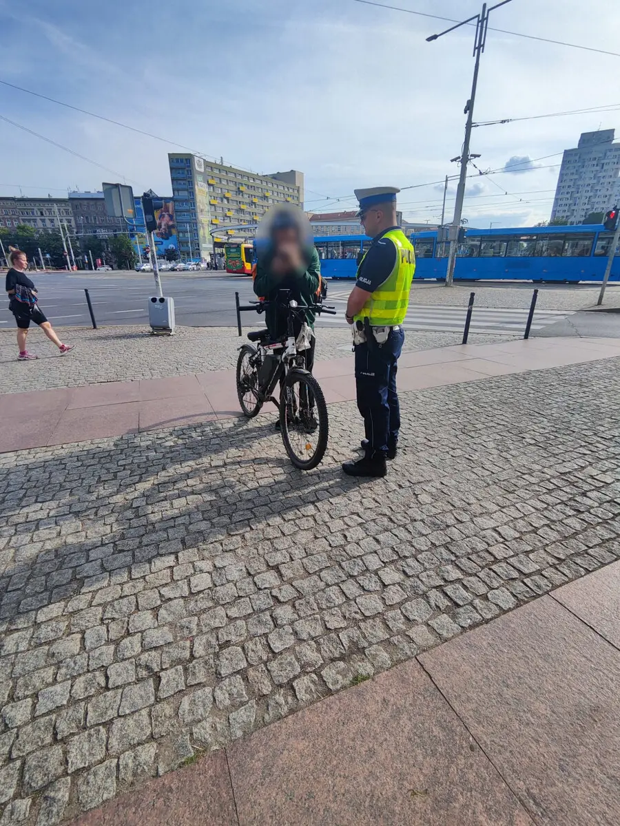 Działania wrocławskiej drogówki na rzecz bezpieczeństwa rowerzystów