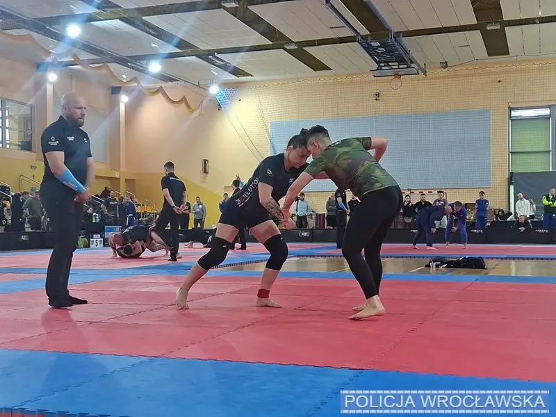 Wrocławska policjantka zdobyła trzy medale na Mistrzostwach Polski Służb Mundurowych w Brazylijskim Jiu-Jitsu