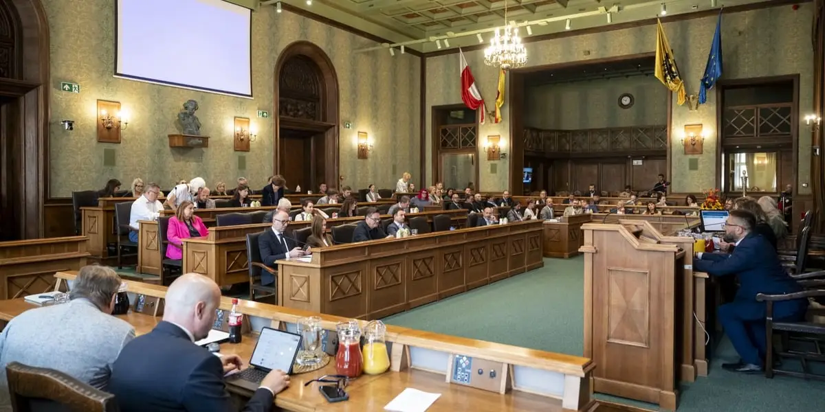 Wrocław z nowymi nazwami placów i skwerów oraz pomnikiem Popiełuszki