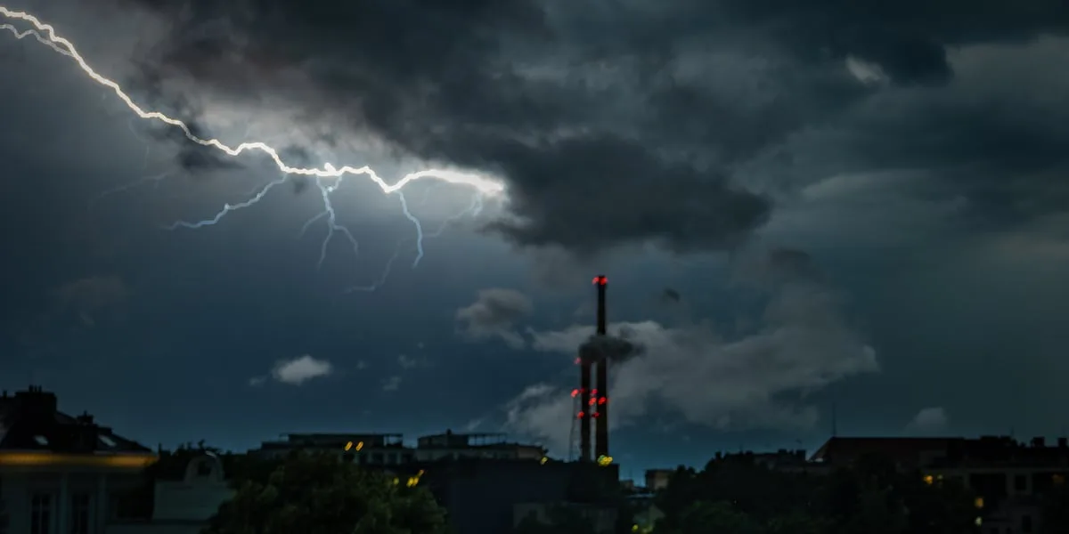 Burze we Wrocławiu. Piorun poraził turystkę w Karkonoszach