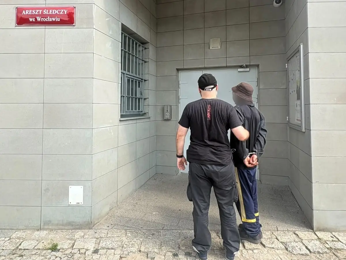 Policjant w czasie wolnym zatrzymał poszukiwanego listem gończym