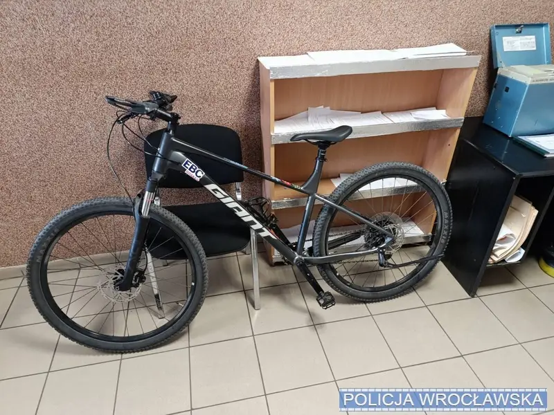 Szybkie odzyskanie skradzionego roweru przez policjantów z Wrocławia