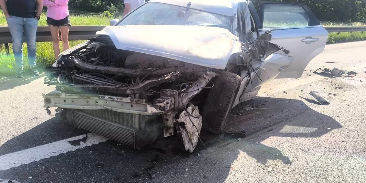 Wypadek na A4: Osobówka zderzyła się z ciężarówką
