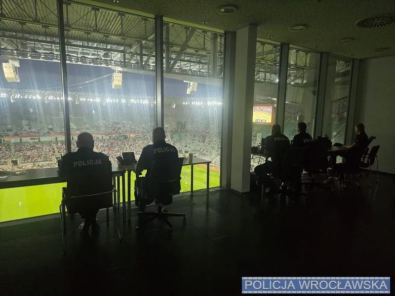 Bezpieczeństwo podczas meczu Polska vs. Reszta Świata zapewnione przez policję