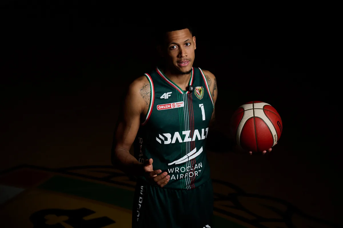 Zmiany w zespole przed playoffami